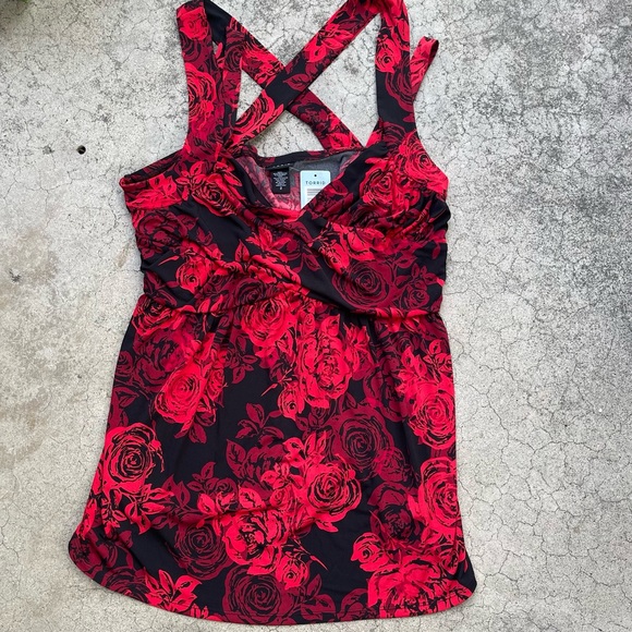 Torrid Plus Size Red & Black Floral Rose Crosscross Babydoll Top 2X valentines - Picture 6 of 7